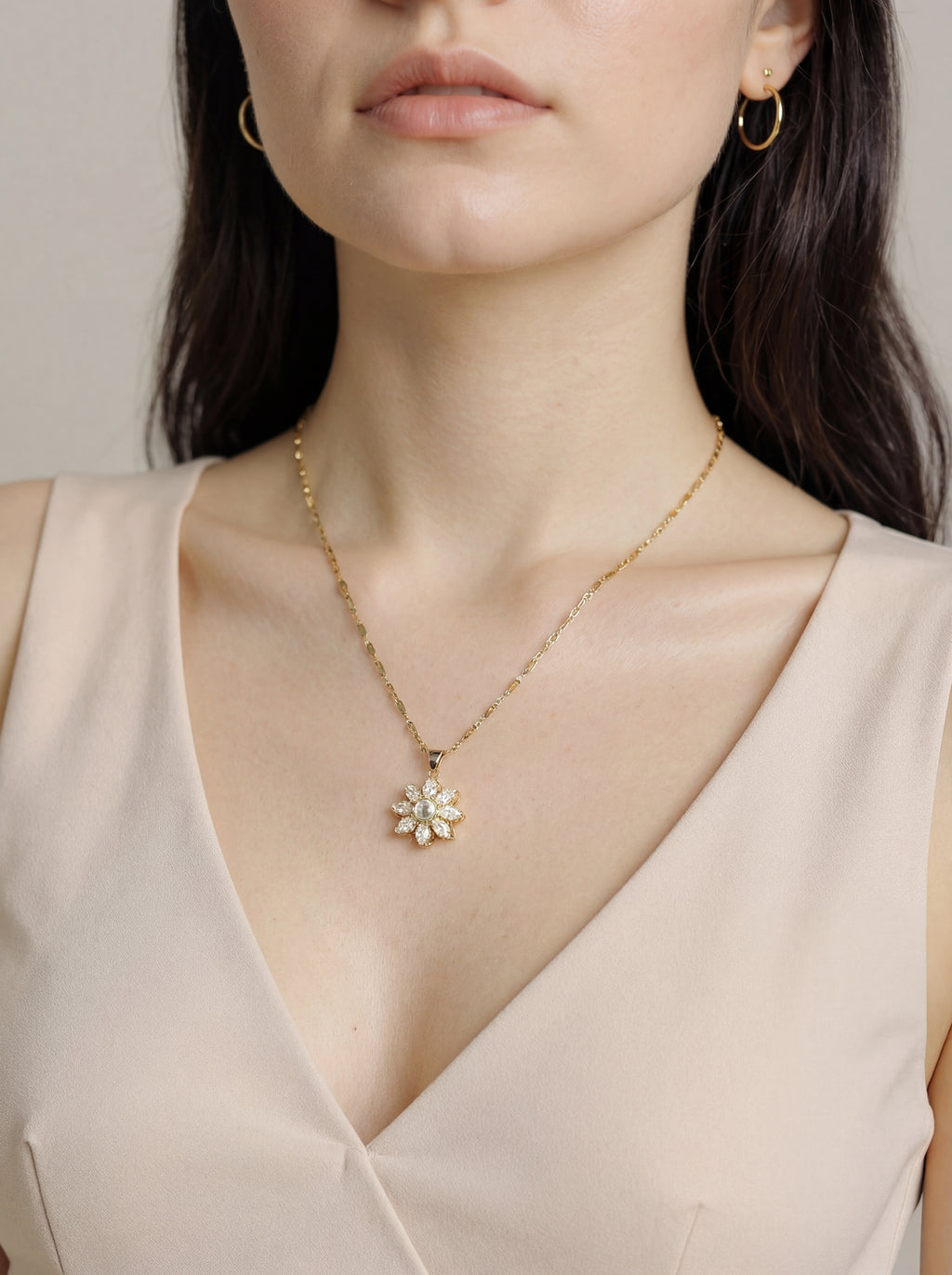 18K Gold Plated Zircon Flower Pendant - Dainty Simple Style