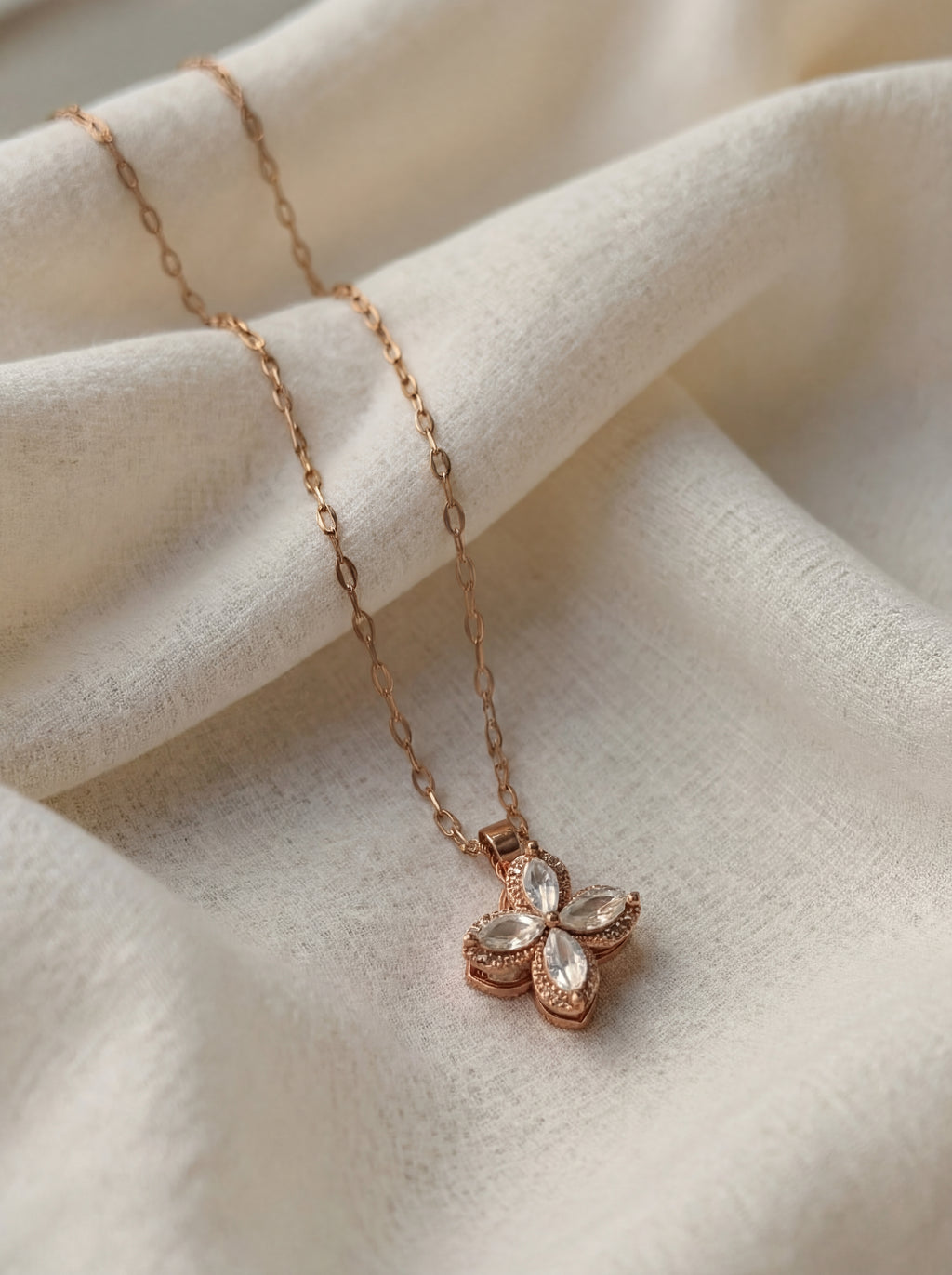 18K Rose Gold Plated Clover Zircon Necklace - Simple Style