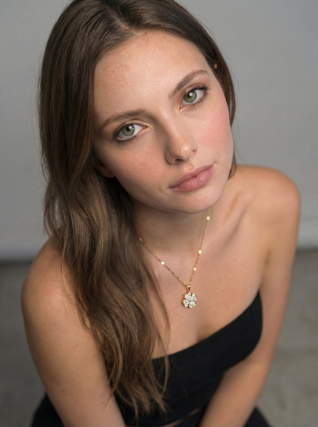 Halskette mit vierblättrigem Kleeblatt-Anhänger, 18 Karat vergoldet – Zirkonia-Anhänger