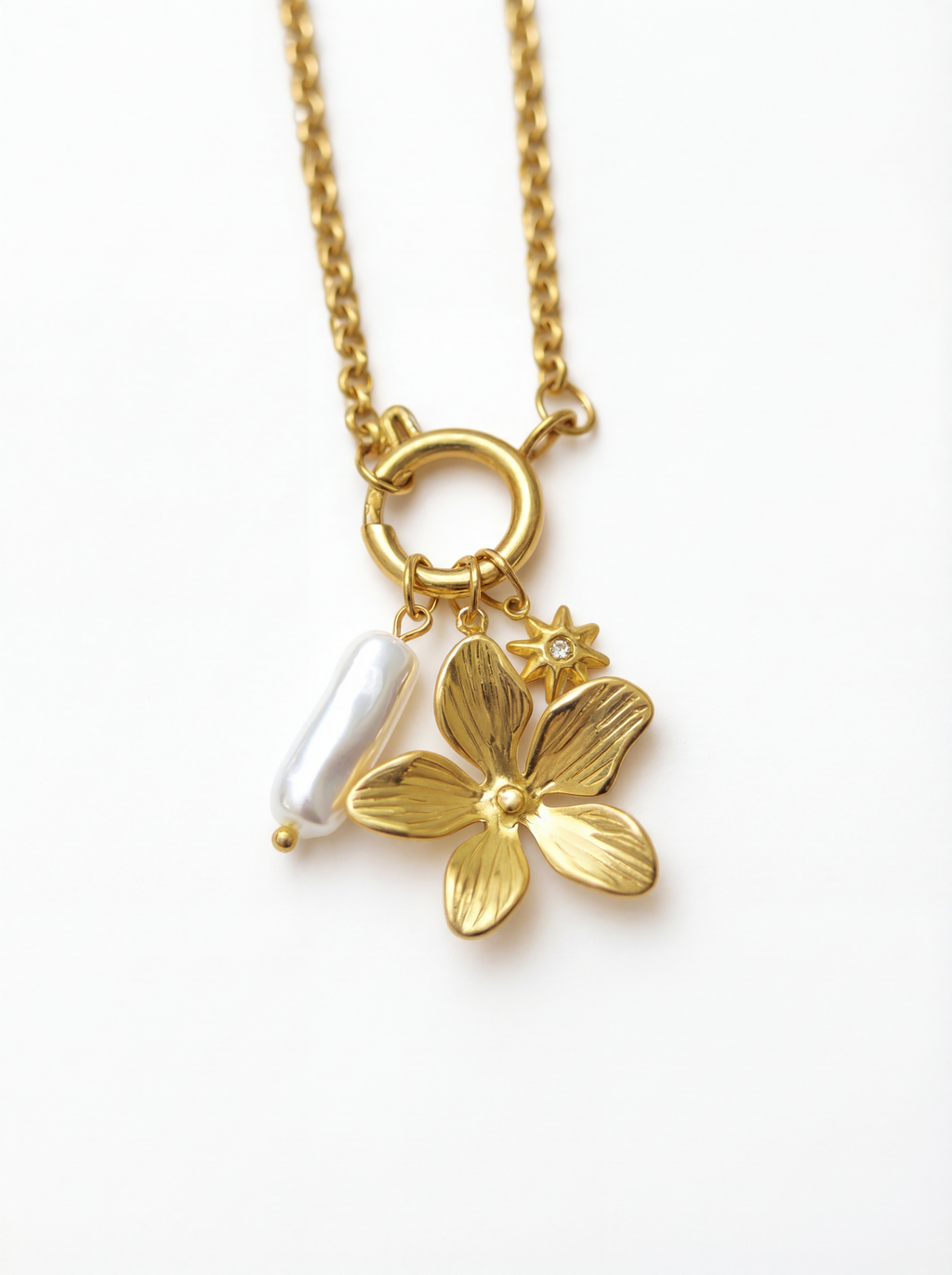 18K Gold Plated Vintage Flower Charm Necklace - Stainless Steel