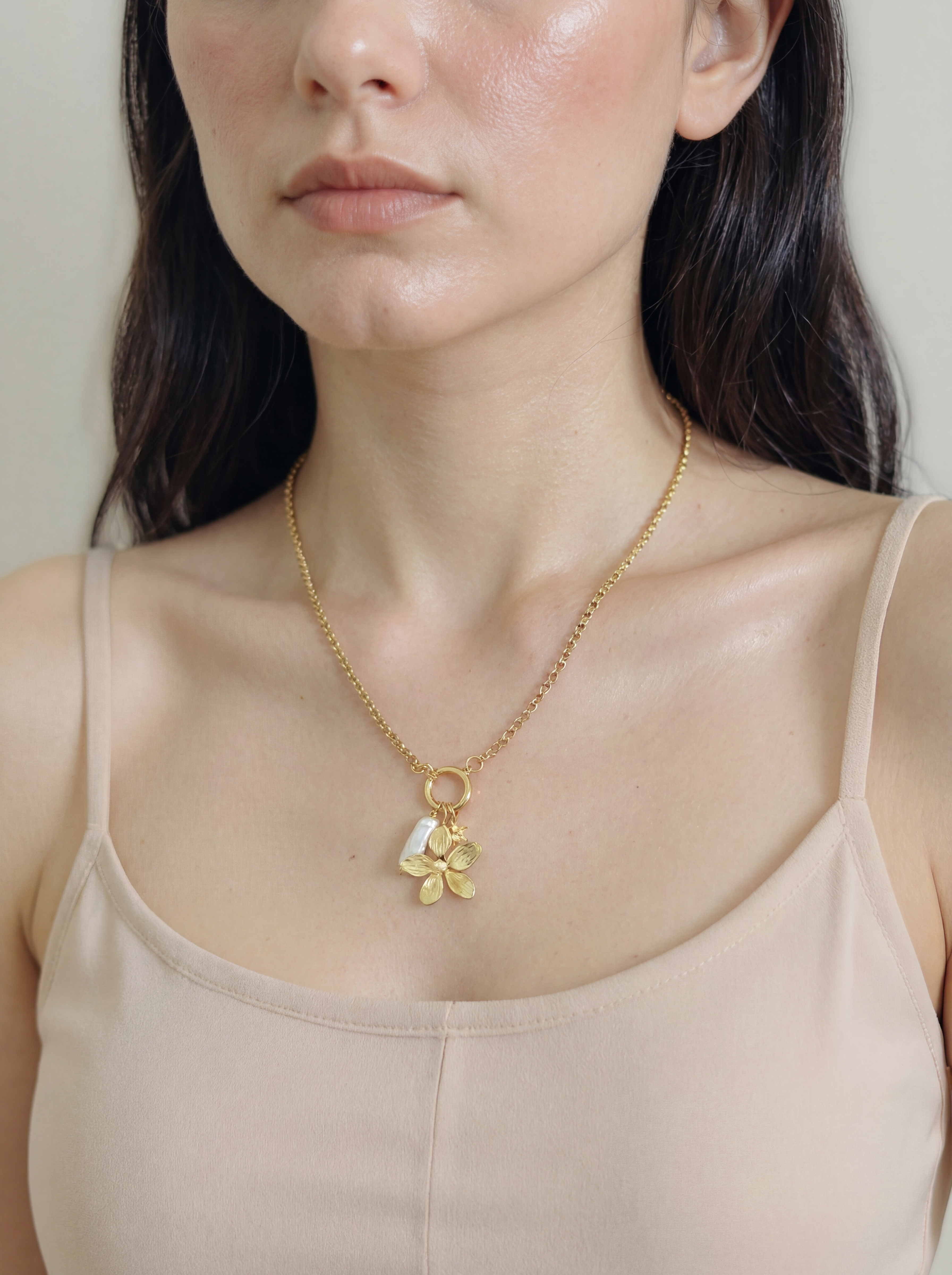 18K Gold Plated Vintage Flower Charm Necklace - Stainless Steel