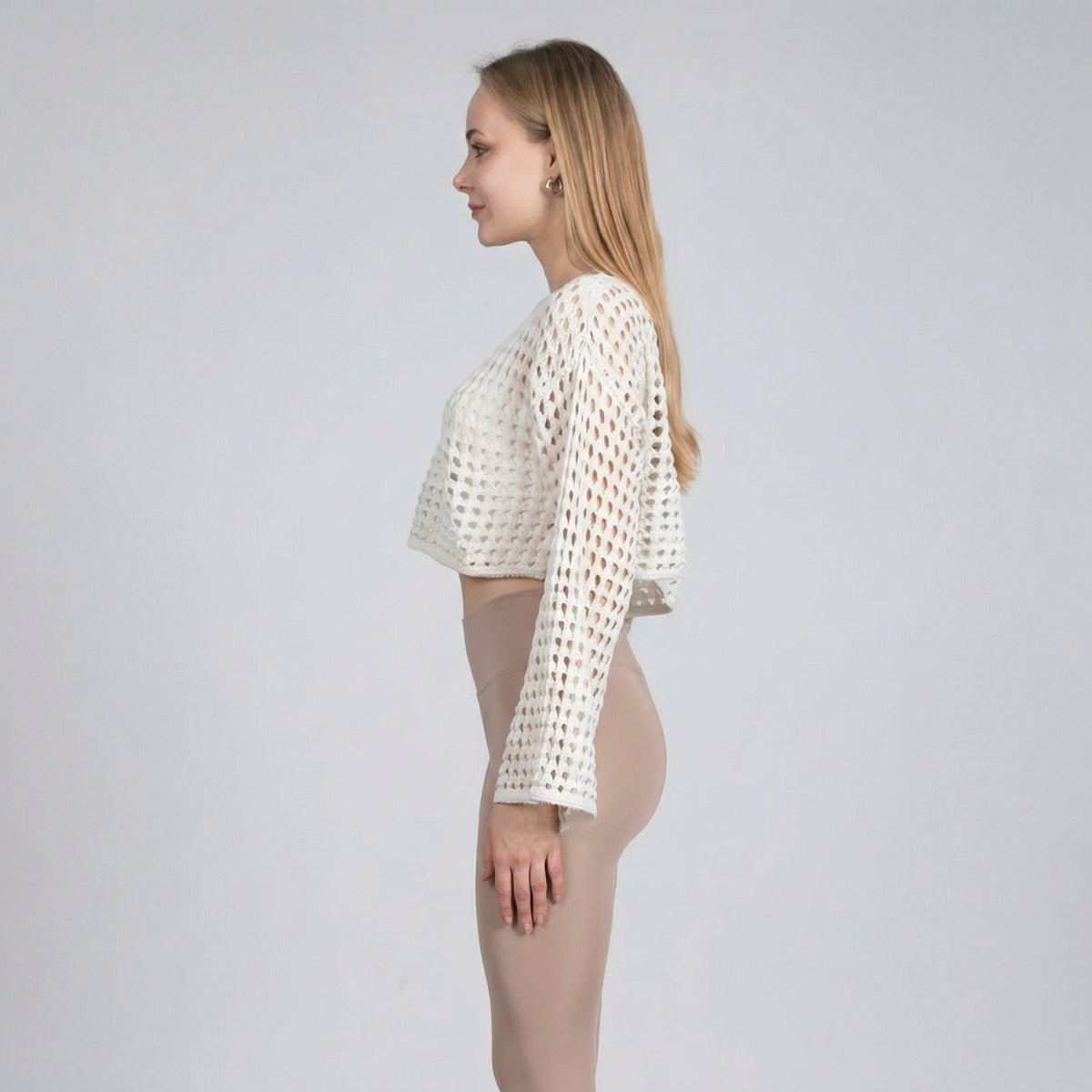 Råhvid Cropped Strikbluse i Hæklet Design med Brede Ærmer
