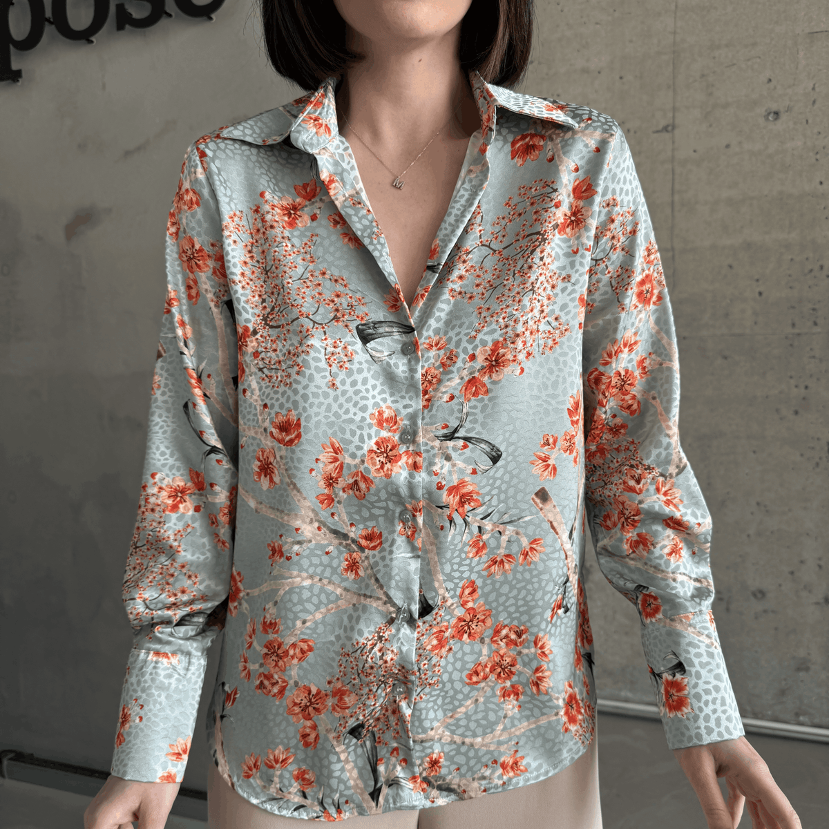 Camisa Estampada com Acabamento Cetim Plum Branch em Verde Menta
